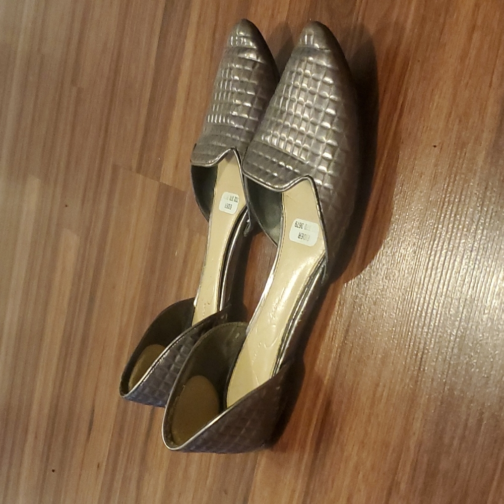 Quilted silver metallic shoes for women
